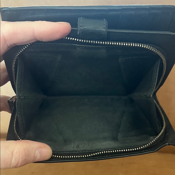 Bottega Veneta Black Woven Wallet - Picture 8 of 14